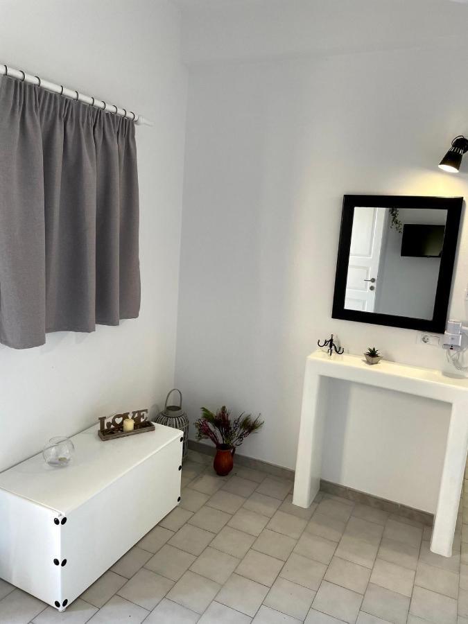 Sabbia Calda Apartments Perissa  Ngoại thất bức ảnh