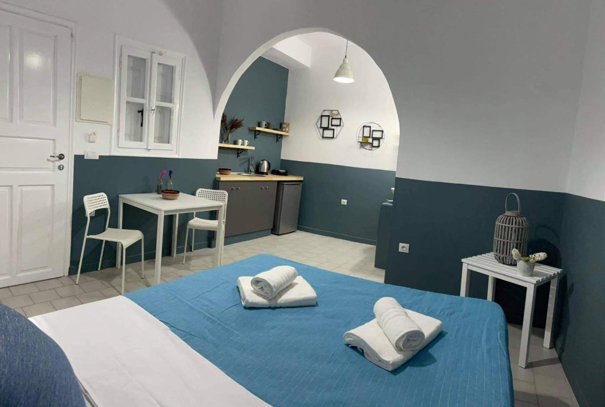 Sabbia Calda Apartments Perissa  Ngoại thất bức ảnh