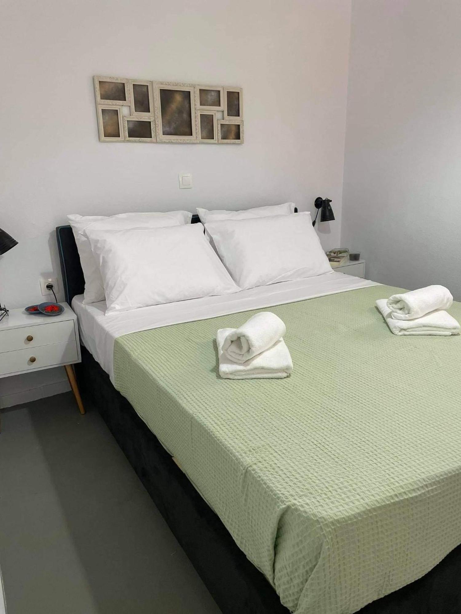 Sabbia Calda Apartments Perissa  Ngoại thất bức ảnh